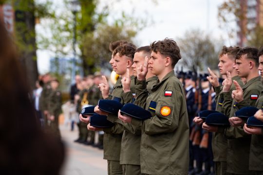 Ślubowanie uczniów Szkoły 72 Pułku Piechoty w Radomiu (zdjęcia)