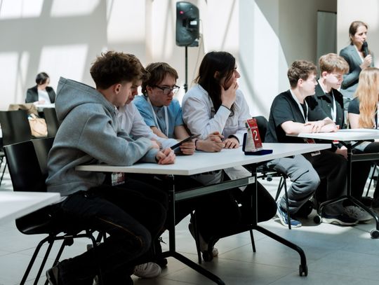 Interaktywny quiz edukacyjny dla uczniów szkół ponadpodstawowych (zdjęcia)