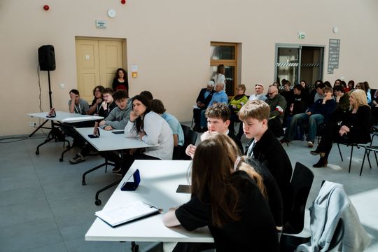 Interaktywny quiz edukacyjny dla uczniów szkół ponadpodstawowych (zdjęcia)