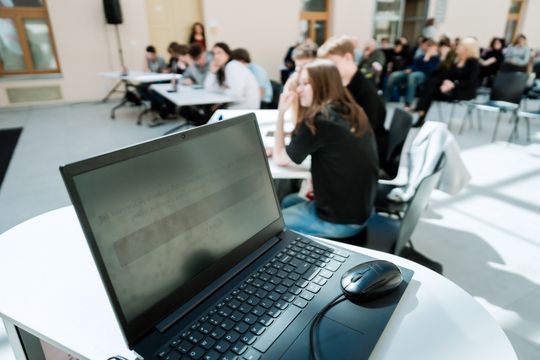 Interaktywny quiz edukacyjny dla uczniów szkół ponadpodstawowych (zdjęcia)