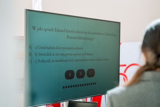 Interaktywny quiz edukacyjny dla uczniów szkół ponadpodstawowych (zdjęcia)