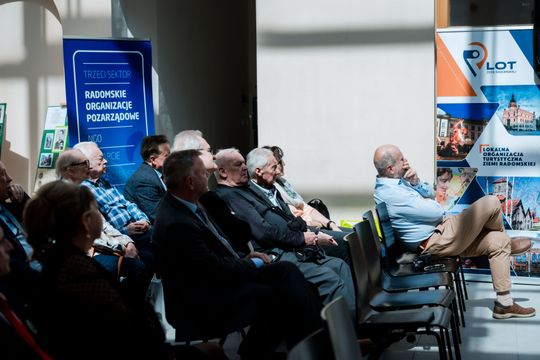 50-lecie OM PTSM „ZIEMIA RADOMSKA” w Radomiu i 25-lecia Szkolnego Schroniska Młodzieżowego (zdjęcia)