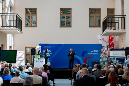50-lecie OM PTSM „ZIEMIA RADOMSKA” w Radomiu i 25-lecia Szkolnego Schroniska Młodzieżowego (zdjęcia)