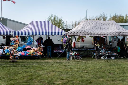 Piknik rodzinny wraz z pokazami lotniczymi na Lotnisku w Piastowie (zdjęcia)