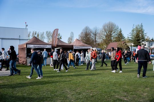Piknik rodzinny wraz z pokazami lotniczymi na Lotnisku w Piastowie (zdjęcia)