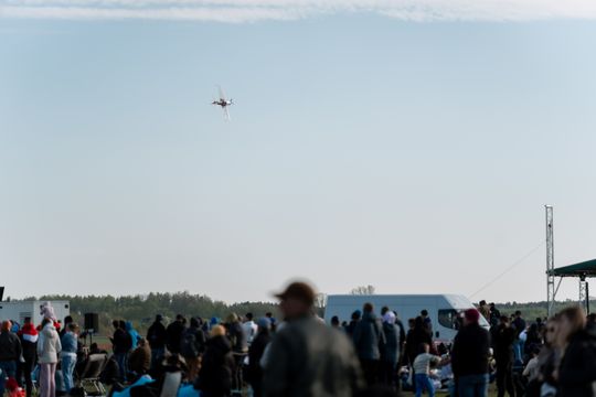 Piknik rodzinny wraz z pokazami lotniczymi na Lotnisku w Piastowie (zdjęcia)