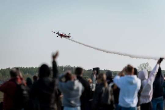 Piknik rodzinny wraz z pokazami lotniczymi na Lotnisku w Piastowie (zdjęcia)