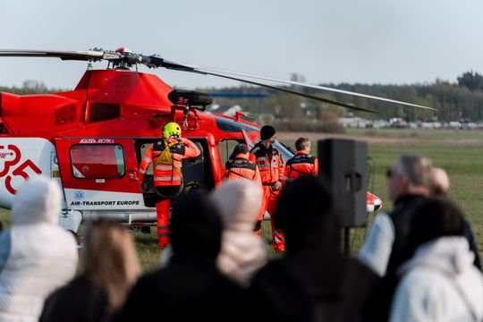 Piknik rodzinny wraz z pokazami lotniczymi na Lotnisku w Piastowie (zdjęcia)