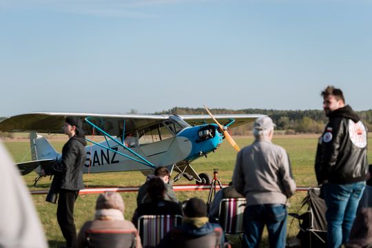Piknik rodzinny wraz z pokazami lotniczymi na Lotnisku w Piastowie (zdjęcia)