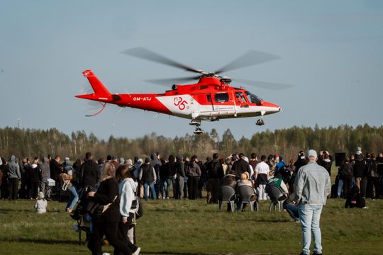 Piknik rodzinny wraz z pokazami lotniczymi na Lotnisku w Piastowie (zdjęcia)