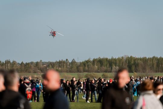 Piknik rodzinny wraz z pokazami lotniczymi na Lotnisku w Piastowie (zdjęcia)