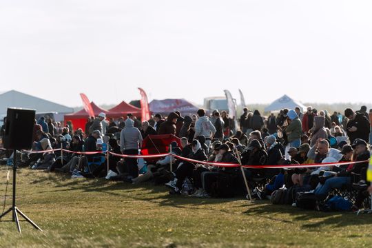 Piknik rodzinny wraz z pokazami lotniczymi na Lotnisku w Piastowie (zdjęcia)