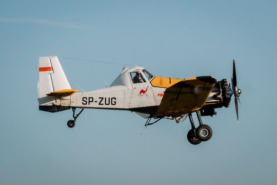 Piknik rodzinny wraz z pokazami lotniczymi na Lotnisku w Piastowie (zdjęcia)