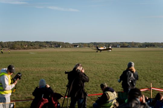 Piknik rodzinny wraz z pokazami lotniczymi na Lotnisku w Piastowie (zdjęcia)