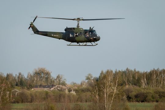 Piknik rodzinny wraz z pokazami lotniczymi na Lotnisku w Piastowie (zdjęcia)