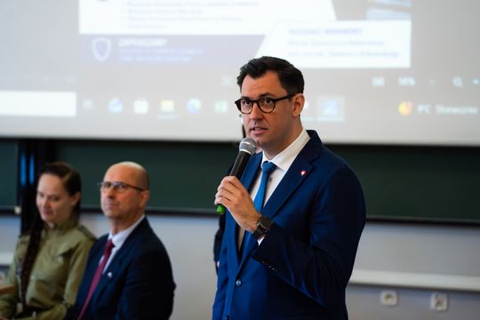 Debata: Nowe oblicza zagrożeń - jak wygląda bezpieczeństwo w XXI wieku (zdjęcia)