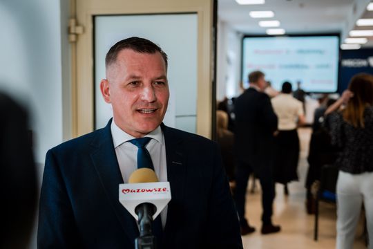 Podpisanie umów Mazowsze dla Młodzieży oraz Autobusy dla mazowieckich szkół