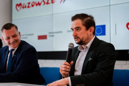Podpisanie umów Mazowsze dla Młodzieży oraz Autobusy dla mazowieckich szkół