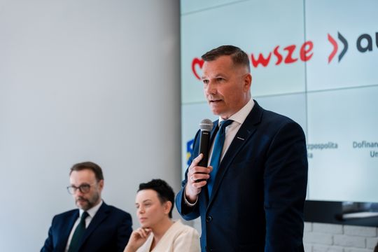 Podpisanie umów Mazowsze dla Młodzieży oraz Autobusy dla mazowieckich szkół