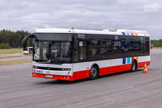 Mistrzostwa Kierowców Komunikacji Miejskiej w Rdm na torze w Jastrzębiu (zdjęcia)