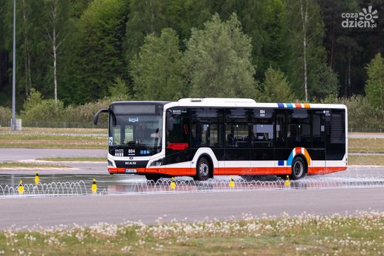 Mistrzostwa Kierowców Komunikacji Miejskiej w Rdm na torze w Jastrzębiu (zdjęcia)