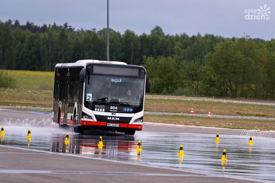 Mistrzostwa Kierowców Komunikacji Miejskiej w Rdm na torze w Jastrzębiu (zdjęcia)