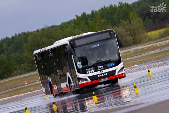 Mistrzostwa Kierowców Komunikacji Miejskiej w Rdm na torze w Jastrzębiu (zdjęcia)