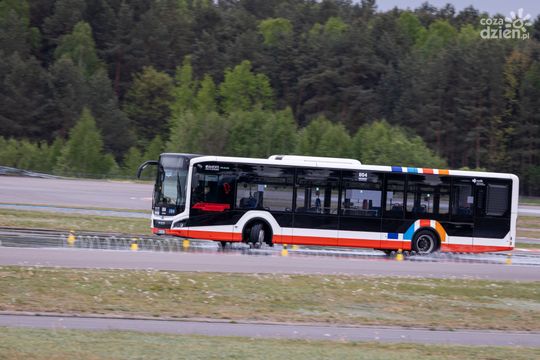 Mistrzostwa Kierowców Komunikacji Miejskiej w Rdm na torze w Jastrzębiu (zdjęcia)