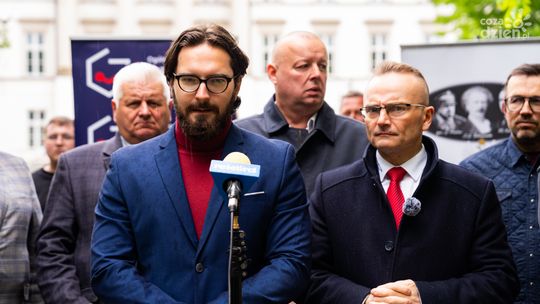 Konferencja prasowa - Bezpartyjni Samorządowcy (zdjęcia)