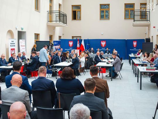 Sesja sejmiku województwa po raz pierwszy w Radomiu (zdjęcia)