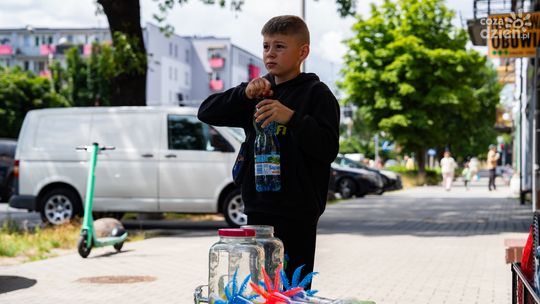 Orzeźwiająca lemoniada na szczytny cel (zdjęcia)
