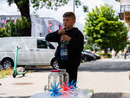 Orzeźwiająca lemoniada na szczytny cel (zdjęcia)