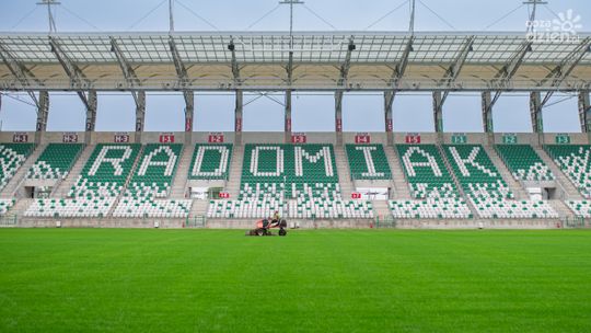 Częściowa wymiana murawy na stadionie przy Struga 63 (zdjęcia)