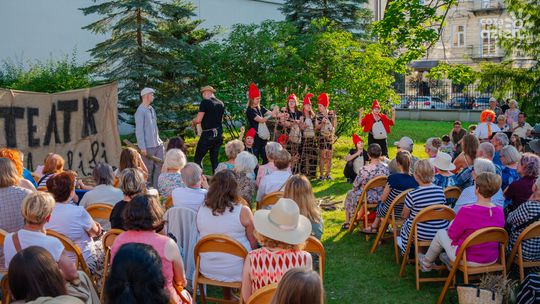 Ulica Teatralna - Teatr Amfifi "Hop Sa Sa i Siedem Trupów na Wiosnę" (zdjęcia)