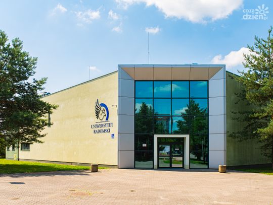 Czepkowanie absolwentów pielęgniarstwa na UTH (zdjęcia)