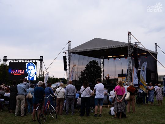 Koncert ,,PRAWDA'' dla upamiętnienia 50. rocznicy śmierci ks. Romana Kotlarza (zdjęcia)