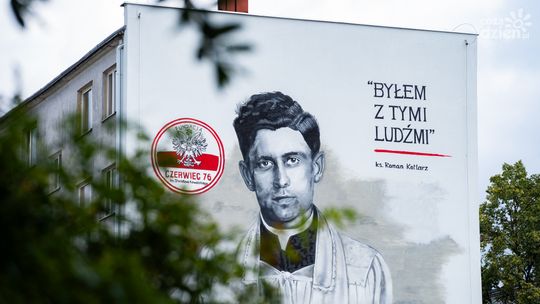 Odsłonięcie muralu poświęconego ks. Romanowi Kotlarzowi (zdjęcia)