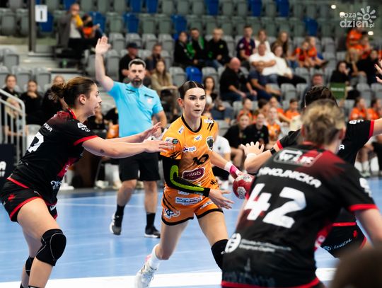 3 Seria LOTTO Superligi Kobiet - ELMAS-KPS APR Radom vs Energa Start Elbląg (zdjęcia)