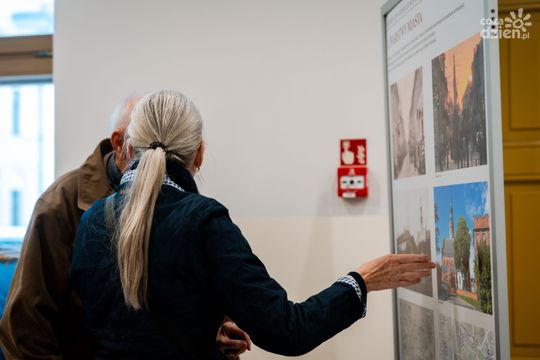 2026.09.25 Miasto Kazimierzowskie - wernisaż wystawy fotografii i archiwaliów