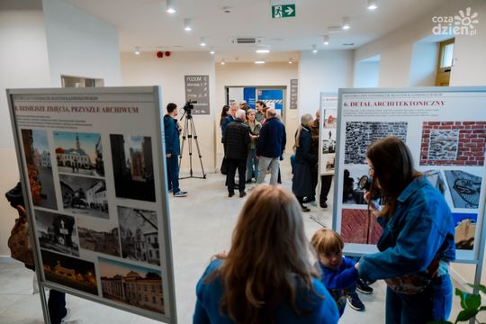 2026.09.25 Miasto Kazimierzowskie - wernisaż wystawy fotografii i archiwaliów