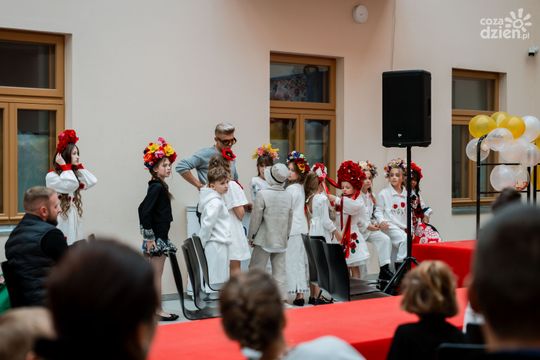 Pokaz kolekcji mody dziecięcej inspirowanej folklorem Mazowsza (zdjęcia)