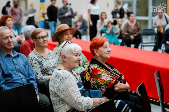 Pokaz kolekcji mody dziecięcej inspirowanej folklorem Mazowsza (zdjęcia)