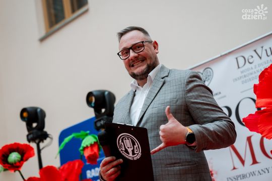 Pokaz kolekcji mody dziecięcej inspirowanej folklorem Mazowsza (zdjęcia)