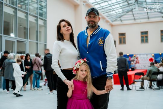 Pokaz kolekcji mody dziecięcej inspirowanej folklorem Mazowsza (zdjęcia)
