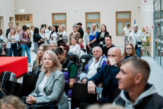 Pokaz kolekcji mody dziecięcej inspirowanej folklorem Mazowsza (zdjęcia)