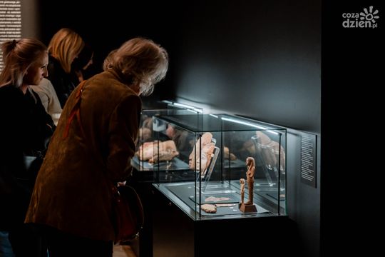 Wernisaż wystawy: „Śmierć to dopiero początek. Mumie, amulety i maski grobowe starożytnego Egiptu” (zdjęcia)