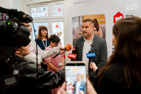 Przekazanie łóżek od Fundacji Dom Ronalda McDonalda (zdjęcia)