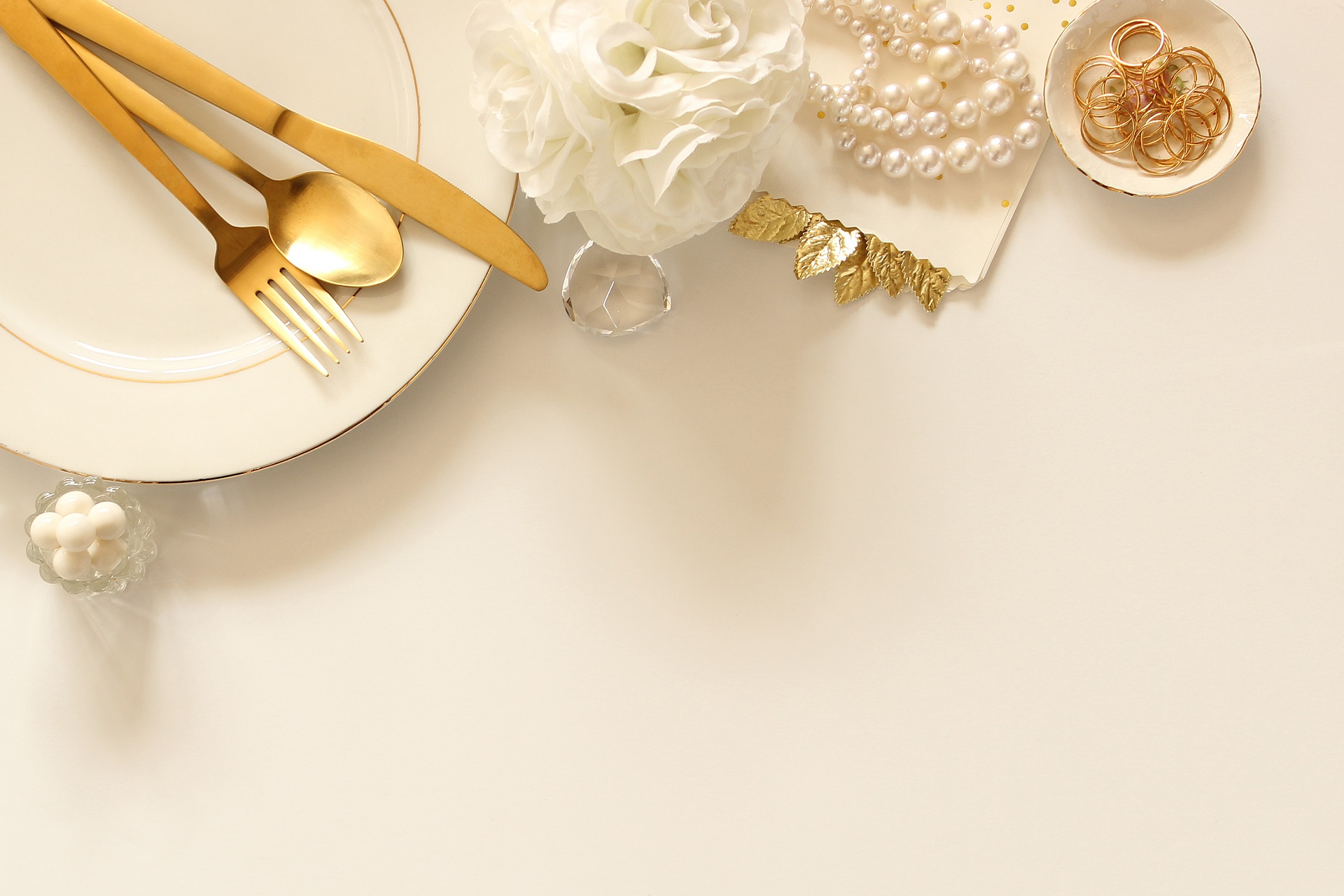 wedding-themed-desk-2021-08-31-12-29-45-utc