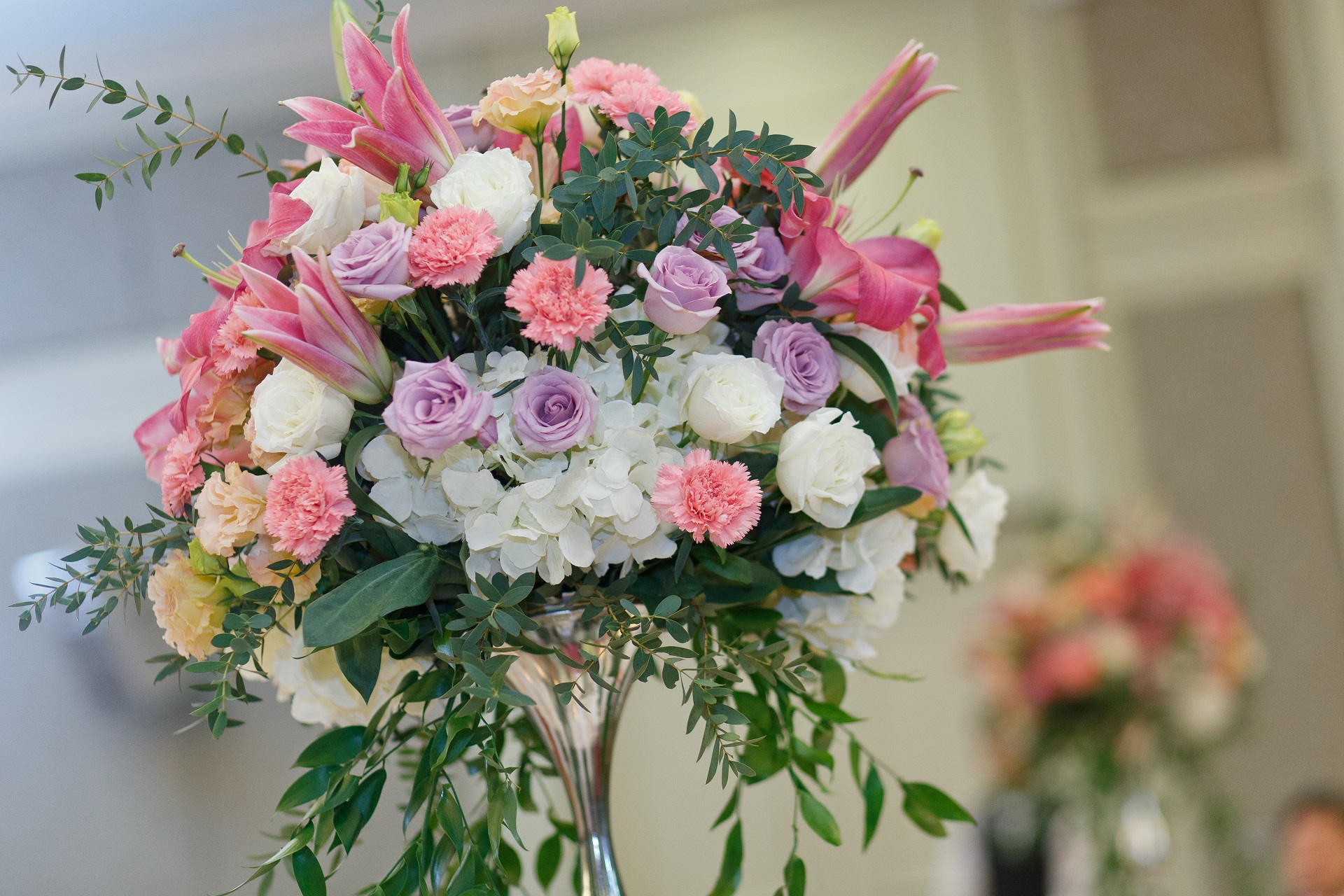 flower-arrangement-in-wedding-hall-2021-08-30-11-43-27-utc