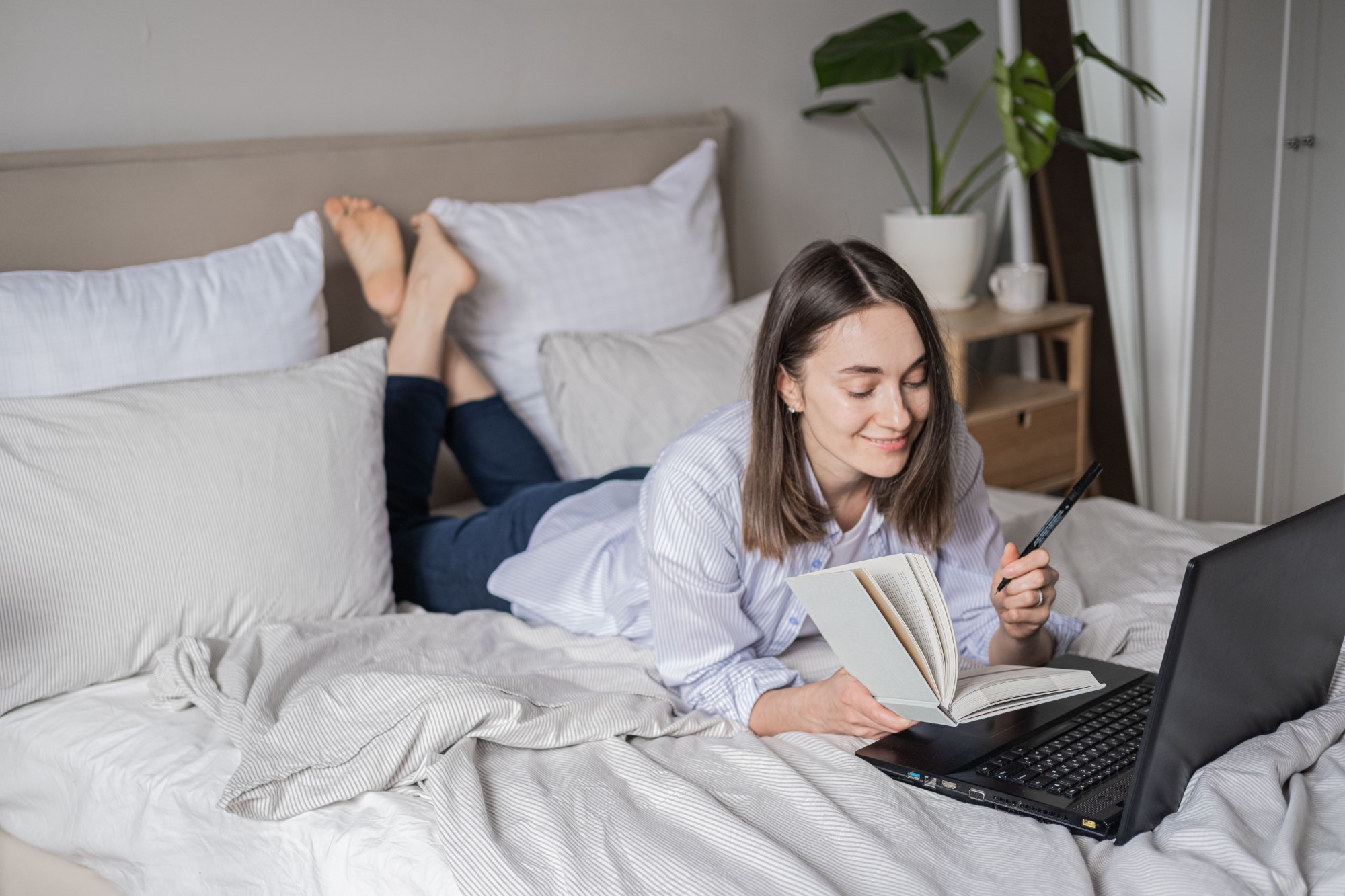 niebieskie-swiatlo-jak-wplywa-na-sen